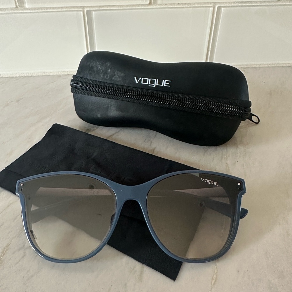 Vogue VO5205S navy blue Sunglasses